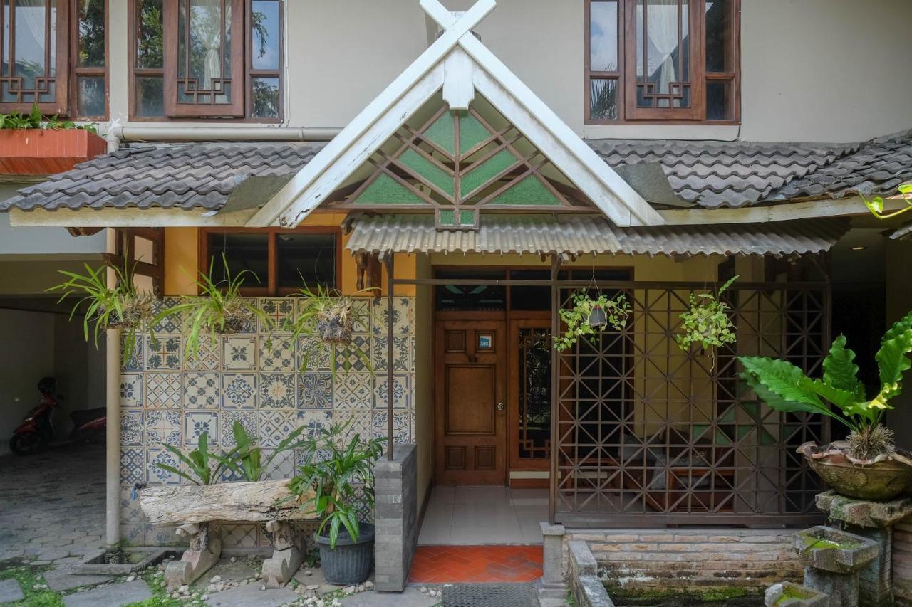 Urbanview Hotel Syariah Wisnugraha By Reddoorz Yogyakarta Exterior photo