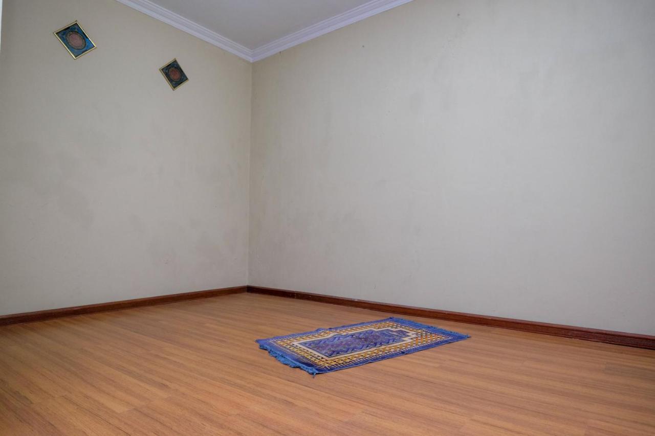 Urbanview Hotel Syariah Wisnugraha By Reddoorz Yogyakarta Exterior photo